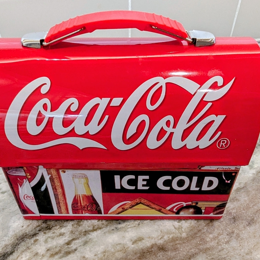 Coca-Cola Red and White Metal Vintage Style Lunch Box With BONUS Items 🔥💥❤️ - Picture 4 of 4